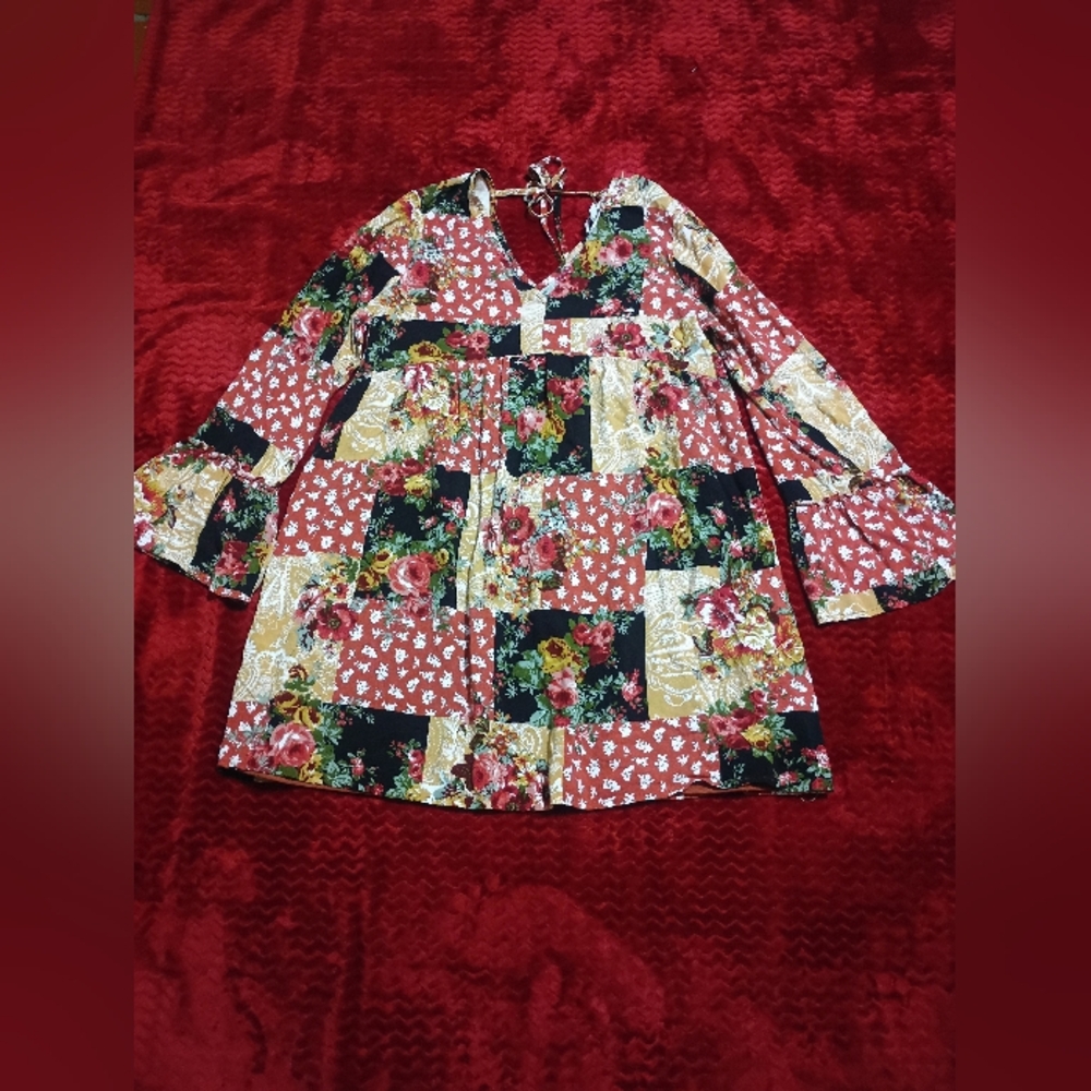 ANDREE BY UNIT Floral Patchwork Bell Sleeve Dress